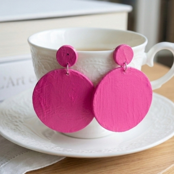 Vibrant Pink Circle Earrings. - Picture 4 of 5